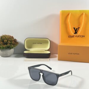 Louis Vuitton 1822 Grey Black