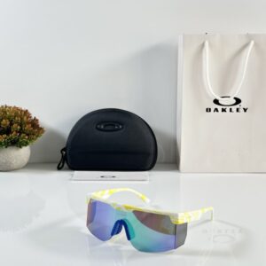 Oakley 9957 Yellow Blue Revo