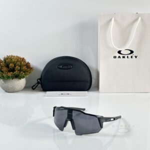 Oakley 668 Black