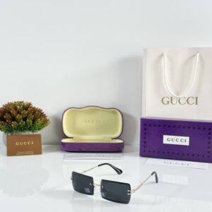 Gucci 5252 Gold Black